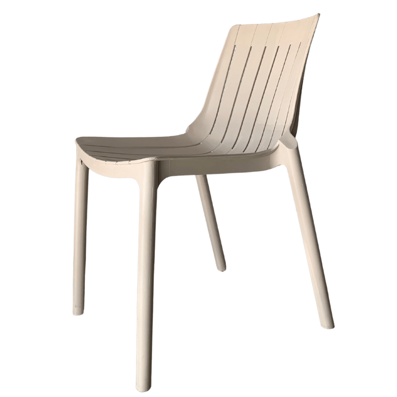 cadeira-de-plastico-ripa